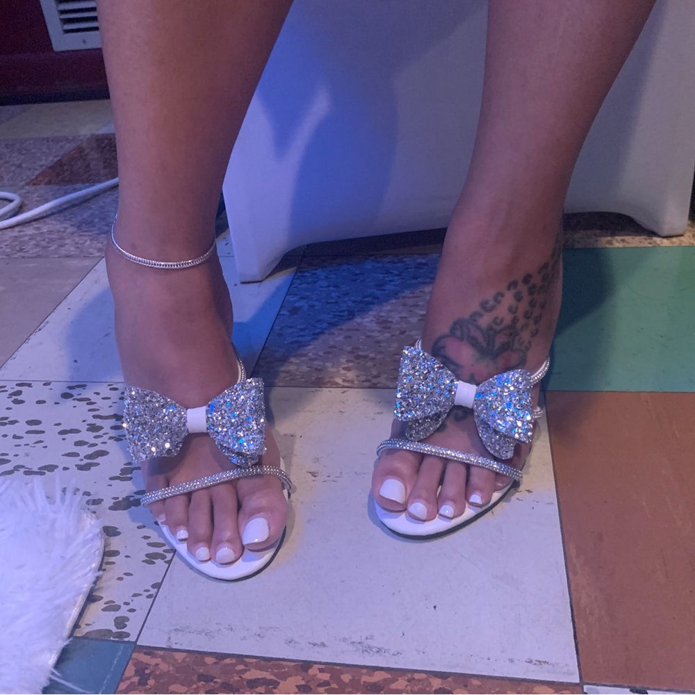 Bow Heels - Picture 5 of 5